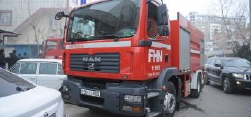 Bakıda 2 betonqarışdıran maşını kül oldu