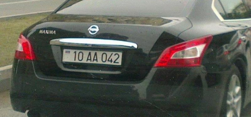Xidməti avtomobildə standartdan kənar nömrə – "AZ" qeydi yoxdur