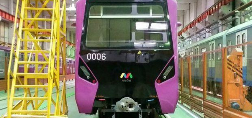Yeni metro vaqonları Bakıya göndərildi
