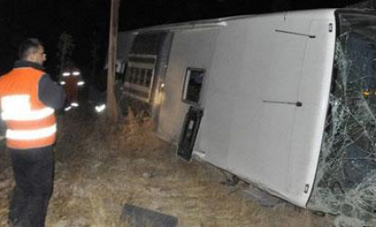 Avtobus qəzasında 16 nəfər öldü