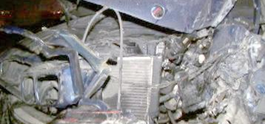 Bakıda yas maşını ilə BMW qəza törətdi, yaralı var