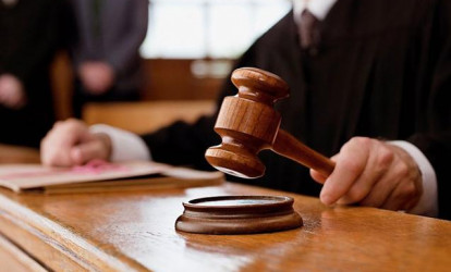 Qəzaya düşən icra başçısının oğlu ilə bağlı məhkəmə başladı