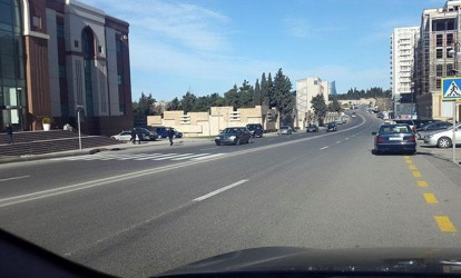 Bakıda yolun bir hissəsinə piyada xətti çəkilir, digərinə isə...FAKT