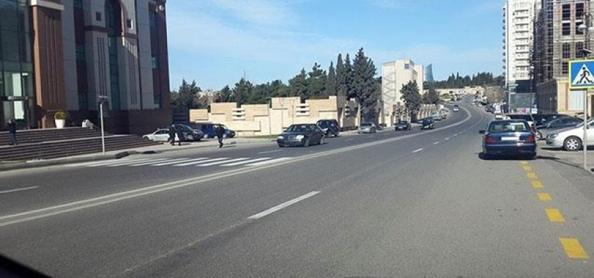 Bakıda yolun bir hissəsinə piyada xətti çəkilir, digərinə isə...FAKT