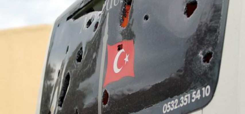 "Beşiktaş" avtobusuna hücum oldu