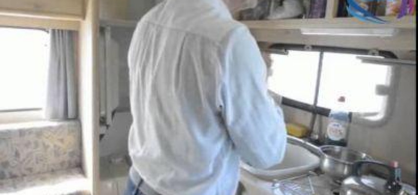 Arabadan yaxta düzəltdi