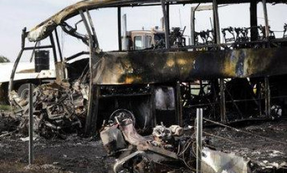 Avtobus yük maşını ilə toqquşdu: 31 ölü, 9 yaralı