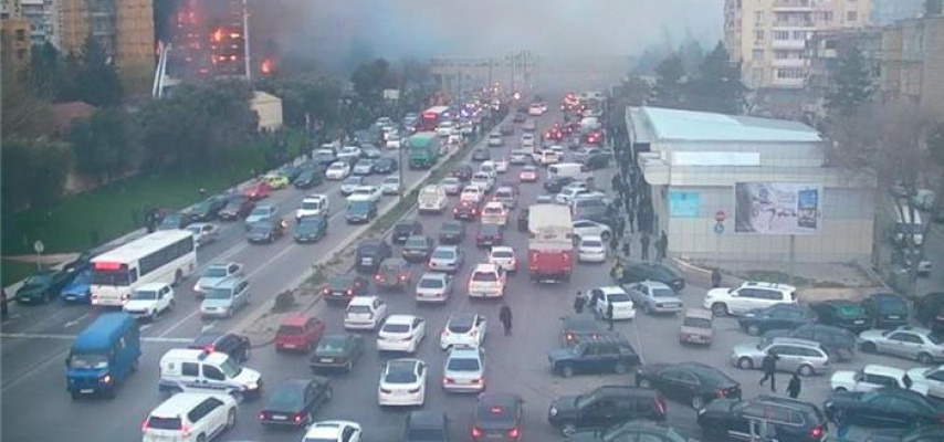 Bakıda yanğına görə böyük tıxac