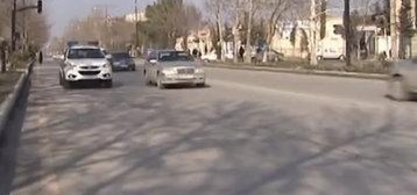 Polis sükan arxasında telefonla danışa bilərmi?
