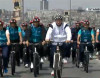 Prezident velosiped sürdü