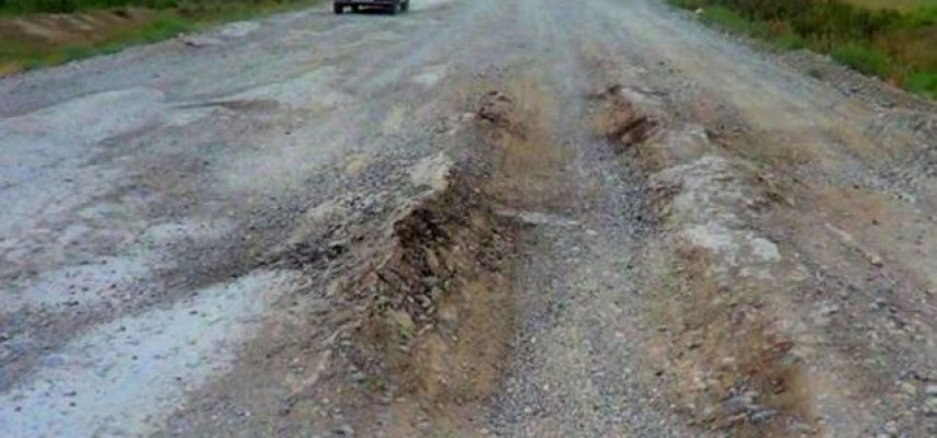 “Bu yollar maşınlarımıza da, özümüzə də qənim kəsilib”