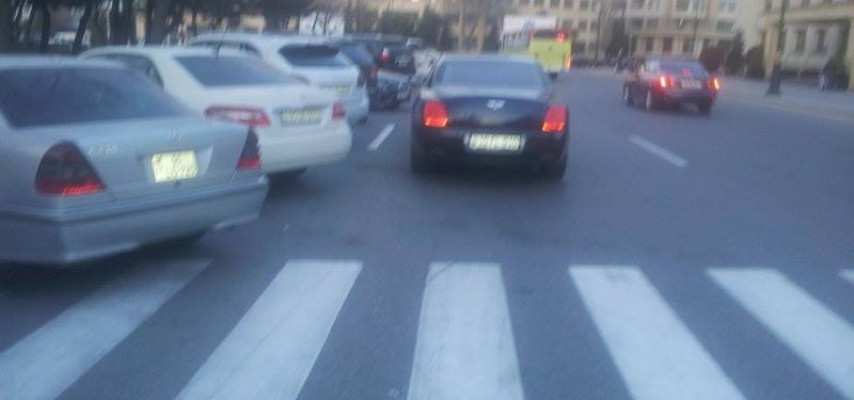 «Bentley» sürücüsü özünü başqalarından belə fərqləndirdi - BİABIRÇILIQ