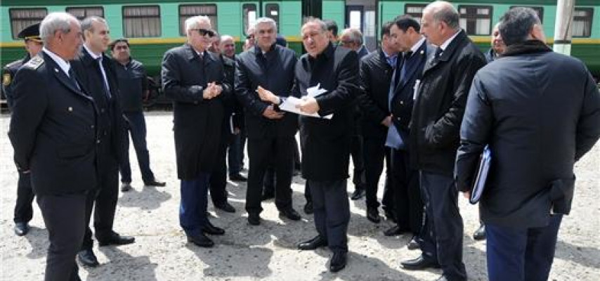 Cavid Qurbanov dəmiryolunda tikinti ilə tanış oldu