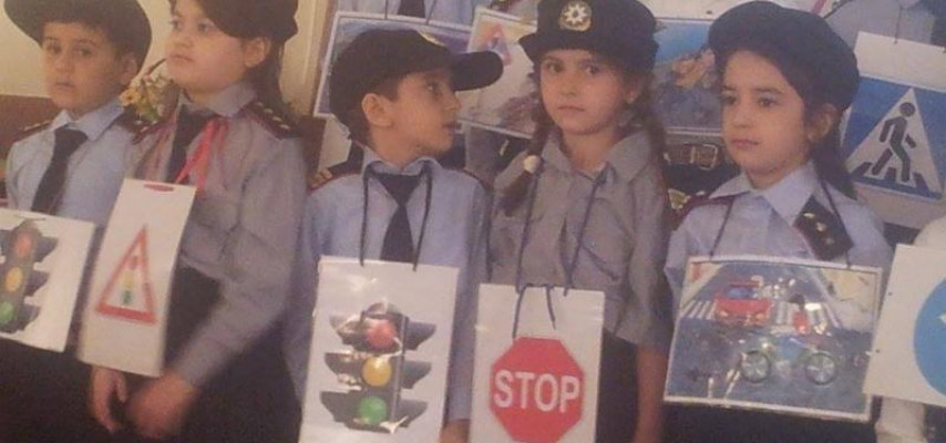 Uşaqlar böyüklərə yol mədəniyyəti öyrətdilər