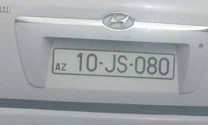 Azərbaycan bayrağına hörmətsizlik edən sürücü – FOTO