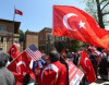 Ermənilər maşınına Türk bayrağı asan azərbaycanlıya hücum etdi