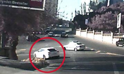 "Porsche" yol polisini belə təhqir etdi - Bakıda