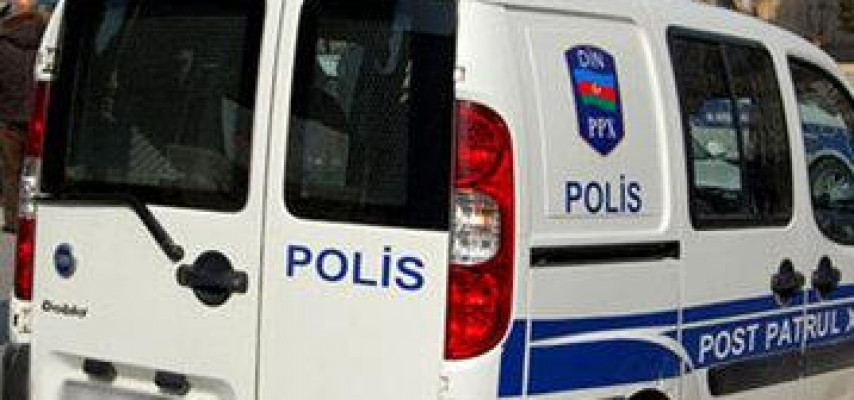 Bakıda polis maşını qəzaya düşdü