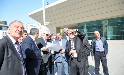 Dəmir Yollarının sədri vağzalda