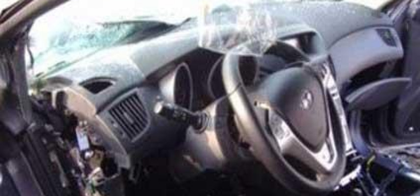 "Mercedes" "London taksisi" ilə toqquşdu