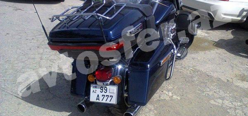 Əcaib səs çıxaran 50 minlik motosikletlər cərimə meydançasında – FOTO