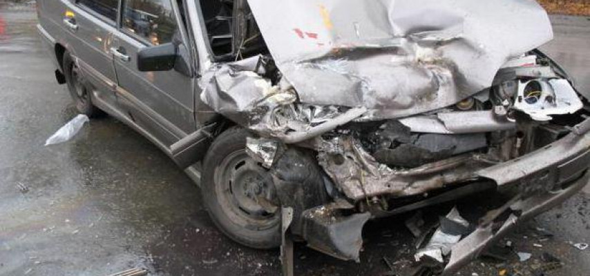 Mağaza oğruları qəzaya düşdü: 1 ölü