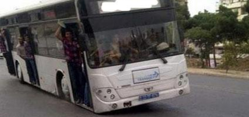 Üçqapılı avtobuslar yığışdırılır