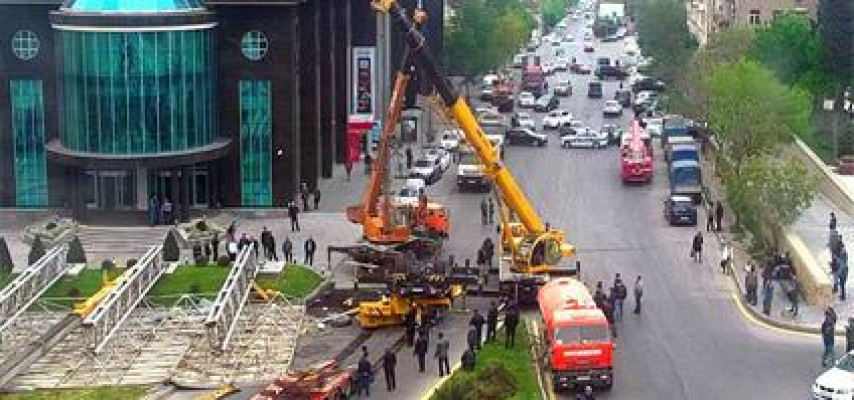 Yasamalda qaldırıcı kran aşdı