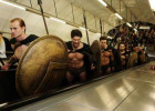 London metrosunda "300 spartalı"