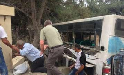Sərnişin avtobusu qəzaya düşdü: xeyli yaralı var
