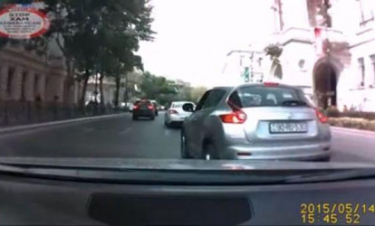 Bakının mərkəzində xanım sürücü qəzaya səbəb oldu