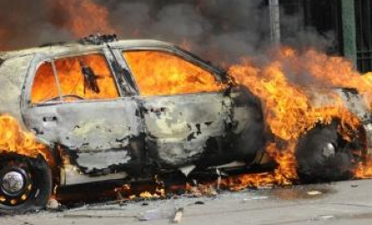 Bakıda “Hyundai” yandı