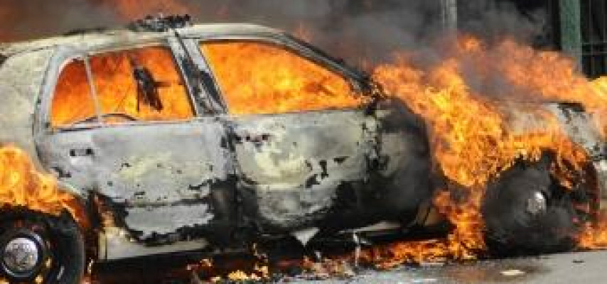 Bakıda “Hyundai” yandı