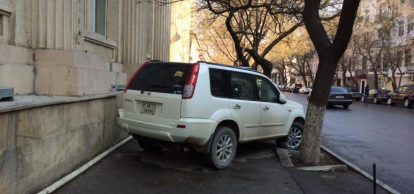 Bakıda parkinq mədəniyyətindən xəbərsiz sürücülər