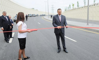 Prezident Olimpiya Stadionu ətrafındakı yol-nəqliyyat infrastrukturunun açılışını etdi