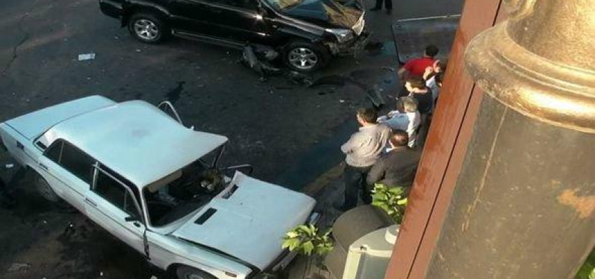 Bakıda ağır qəza; yaralılar var