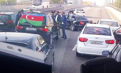 Azərbaycanlıların toy karvanı Moskvada yol bağladı