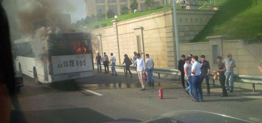 Bakıda avtobus yandı