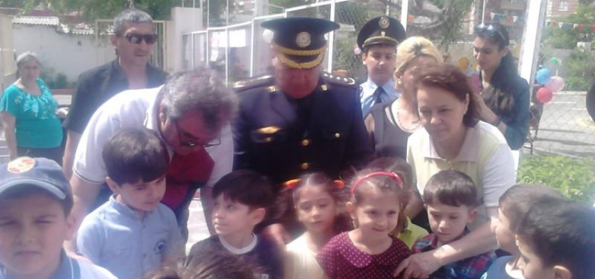 Yol polisi və uşaqlar