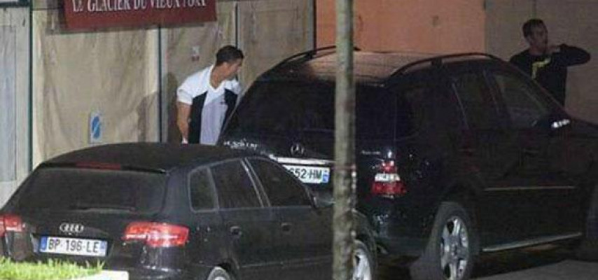 Ronaldo maşına minməmiş görün nə etdi