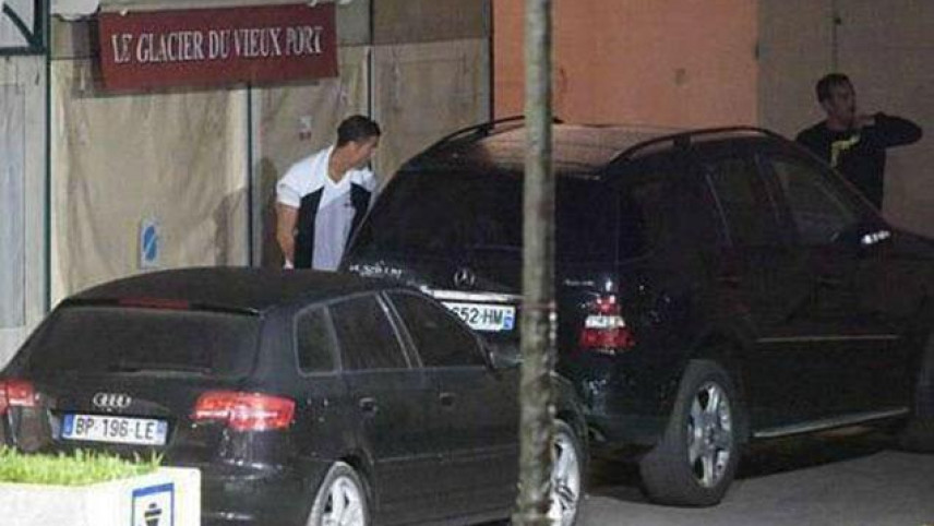 Ronaldo maşına minməmiş görün nə etdi
