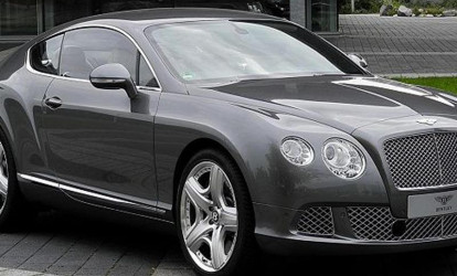 Aktrisaya "Bentley" bağışladılar