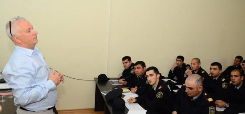Metro polisləri treninqlərə başladı