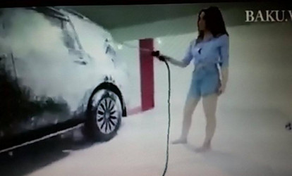 Bakıda qızlar «moyka» açdı – Oğlanlar növbəyə durub