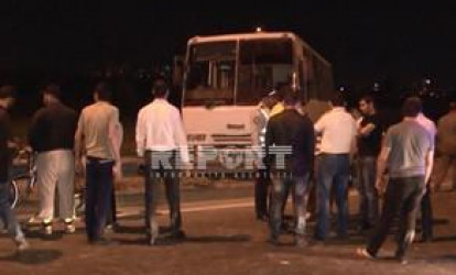 Qəza törədən avtobus sürücüsü qaçdı