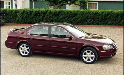 Bakıda "Nissan Maxima" yarı qiymətinə satıldı