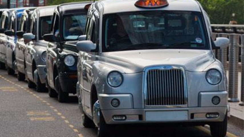 Mingəçevirə "London taksiləri" gətirilib