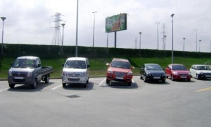 Azərbaycan avtomobil satmağa başladı