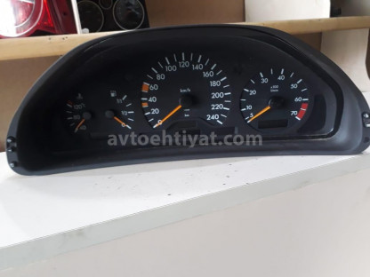 Mercedes 210 sürət paneli