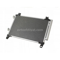 Nissan-infiniti su radiatoru